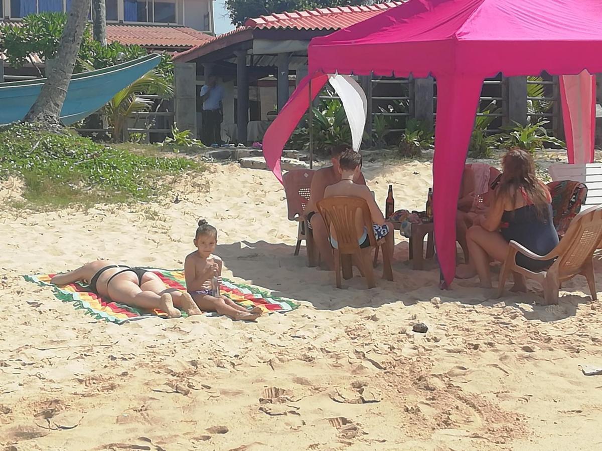 אמבלנגודה Rainbow Beach Resort מראה חיצוני תמונה